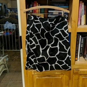 White House Black Market Black and White Skirt